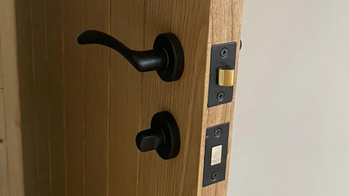 New oak doors with door furniture